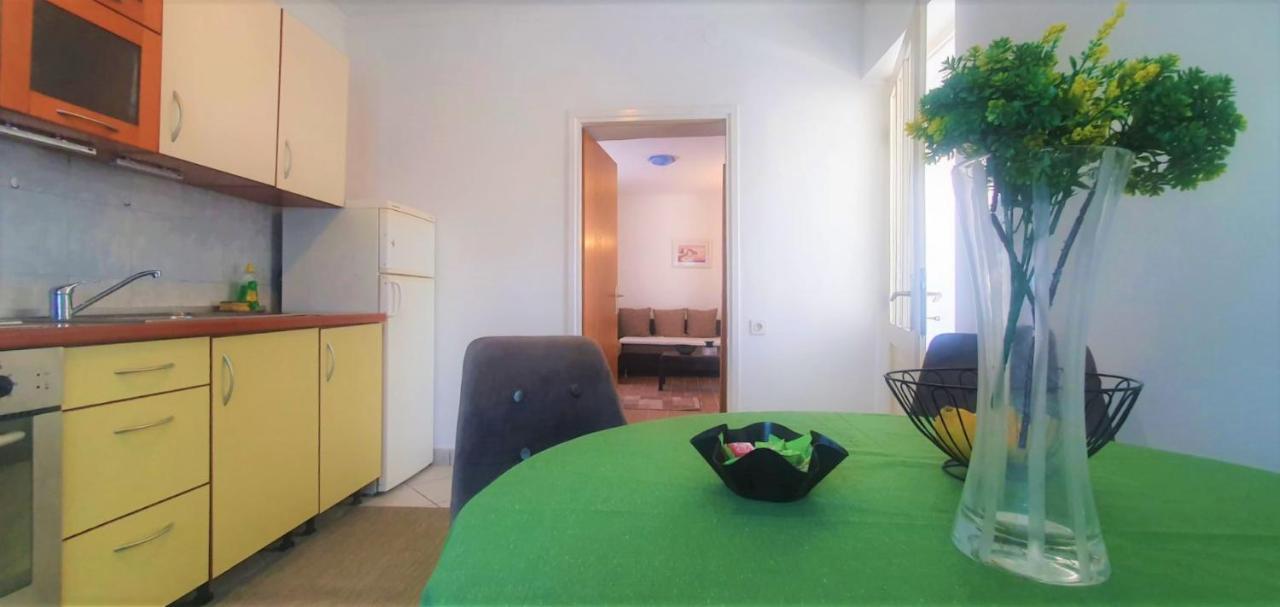 Apartment Fain - Private Parking Zara Esterno foto