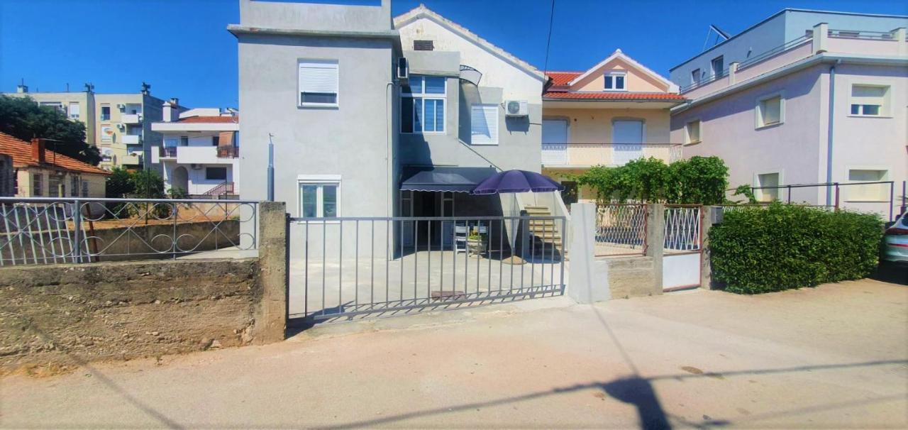Apartment Fain - Private Parking Zara Esterno foto