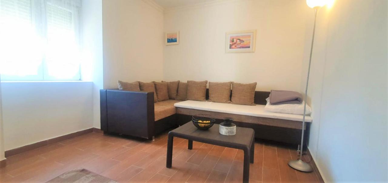 Apartment Fain - Private Parking Zara Esterno foto